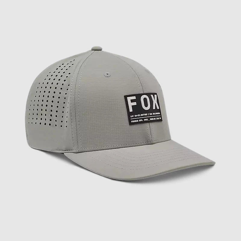 GORRA LIFESTYLE NON STOP TECH GRIS CLARO